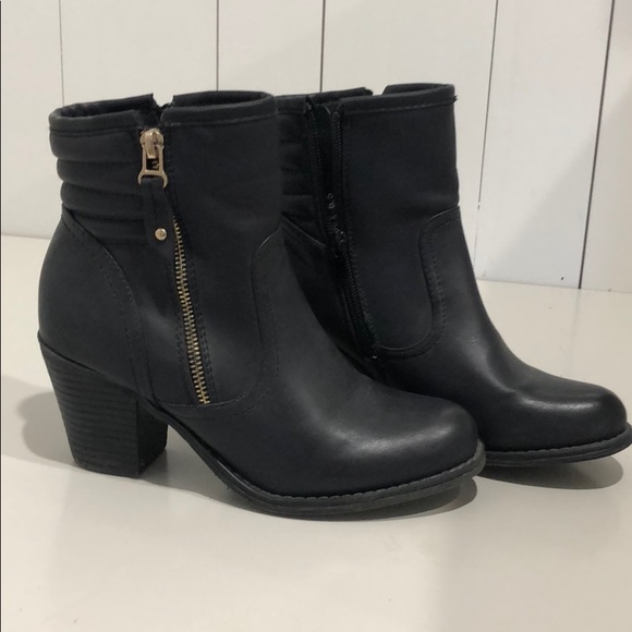 Black booties - Picture 1 of 2